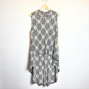 NEW Vintage Concept Black And White High Low Sleeveless Tunic Top Size Large